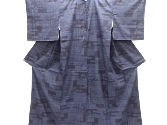 未使用品　重要無形文化財本場結城紬80亀甲　ヱ霞に松模様織り出し着物